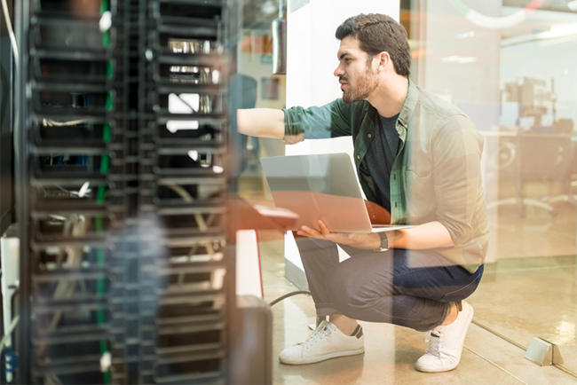 ITandTEL Mitarbeiter in einem Rechenzentrum in Österreich ITandTEL Mitarbeiter in einem Rechenzentrum in Österreich