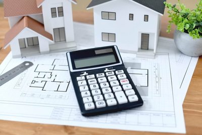 Auflistung der Kosten für Haussanierung