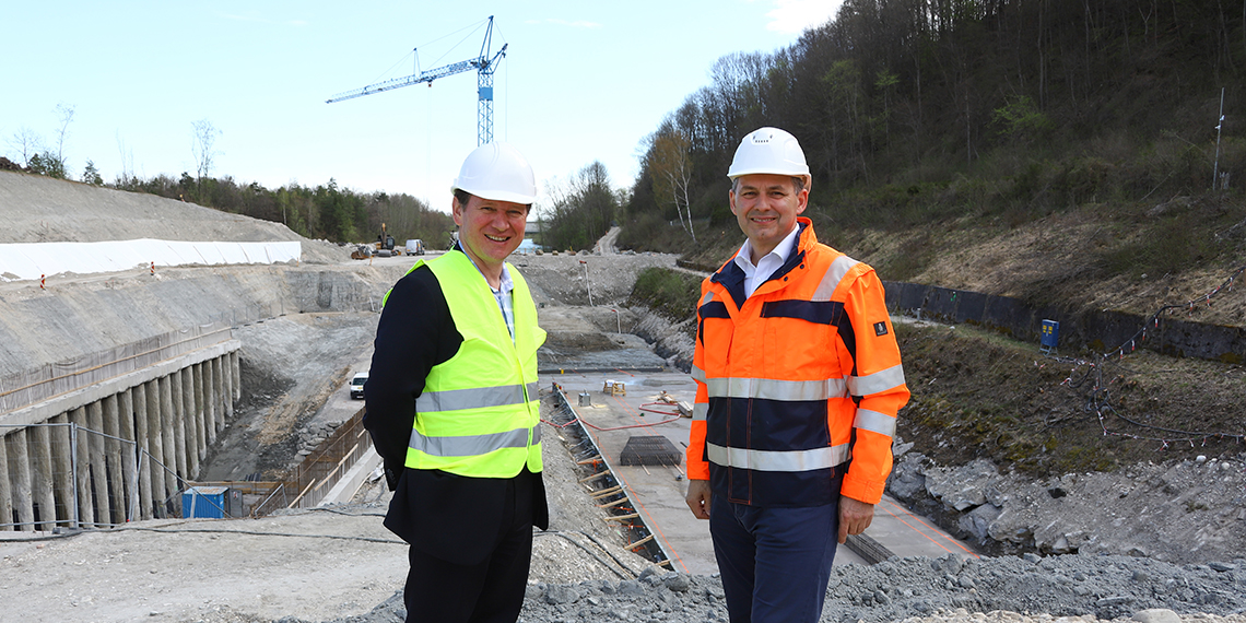 Gruber-Poettinger-vor-Baustelle